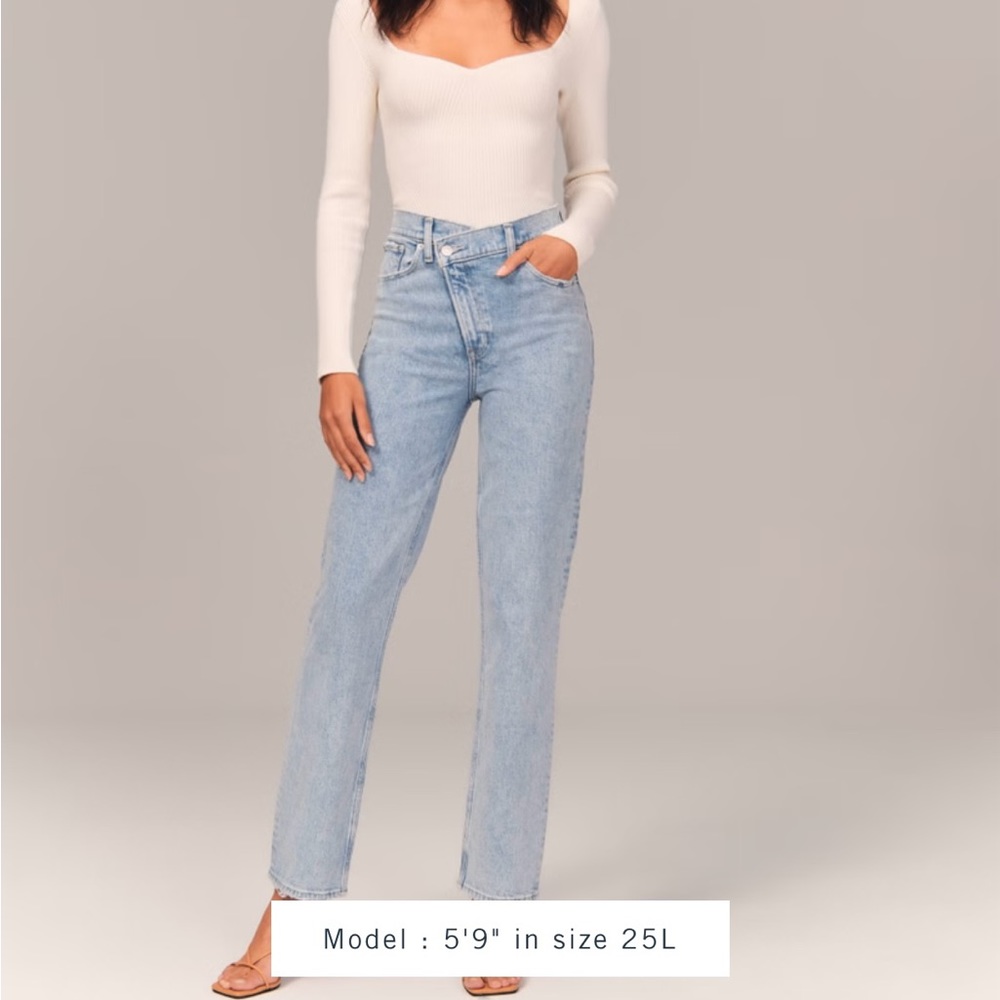 Abercrombie 90’s straight ultra high rise jeans - size 27